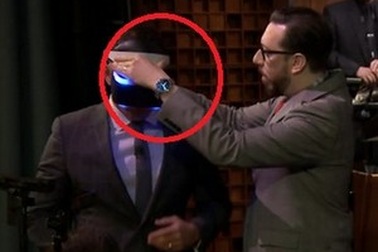 Đồng hồ thông minh Moto 360 của Motorola bất ngờ bị lộ diện trên truyền hình