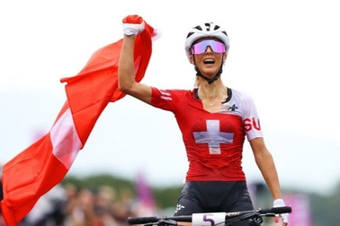 Nhan sắc "bóng hồng xe đạp" mang vinh quang về cho Thụy Sĩ