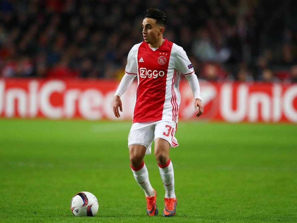 Ajax bị tố đối xử phũ phàng với ngôi sao sống thực vật - 1 Ajax bị tố đối xử phũ phàng với ngôi sao sống thực vật - 1