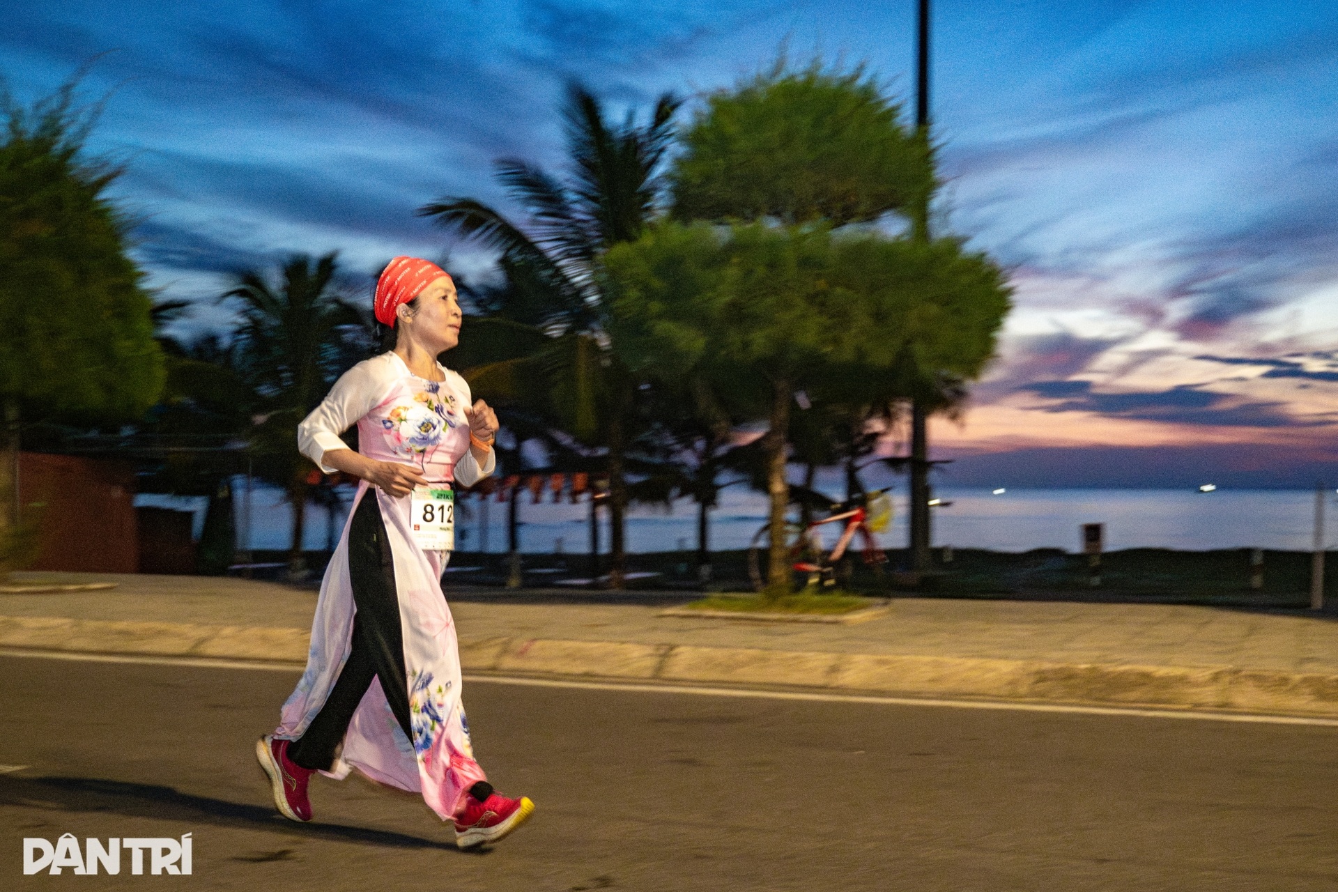 Running steps on the brilliant route of Quang Tri International Marathon - 14 Những bước chạy trên cung đường rực rỡ của Quảng Trị International Marathon - 14