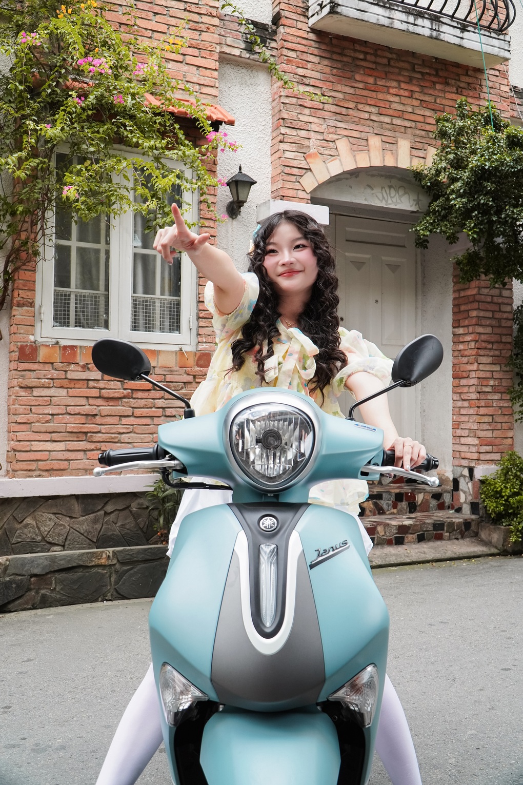 Yamaha Yanus đồng hành cùng với trẻ mua sắm dịp Black Friday - 1