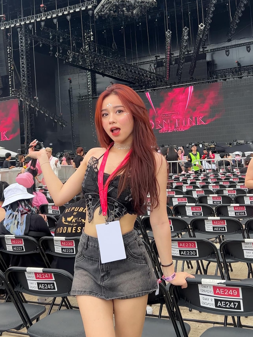 Dàn bạn gái, vợ cầu thủ Việt khoe dáng gợi cảm tại show Blackpink - 8 Dàn bạn gái, vợ cầu thủ Việt khoe dáng gợi cảm tại show Blackpink - 8