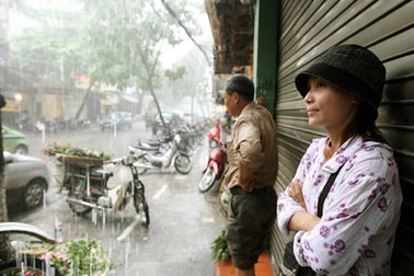 Miền Bắc lạnh bất ngờ giữa mùa hè 