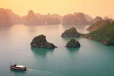 Tour Sài Gòn - Quảng Ninh qua sân bay Vân Đồn chỉ có 5 triệu đồng