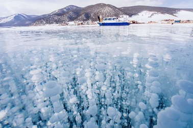 Vẻ đẹp kỳ ảo của hồ nước cổ nhất thế giới