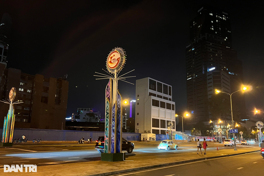 TPHCM xử lý đơn vị không tắt đèn quảng cáo sau 22h - 1 TPHCM xử lý đơn vị không tắt đèn quảng cáo sau 22h - 1