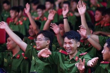 Ấn tượng đêm nhạc giao lưu cán bộ chiến sĩ Cảnh sát cơ động TPHCM