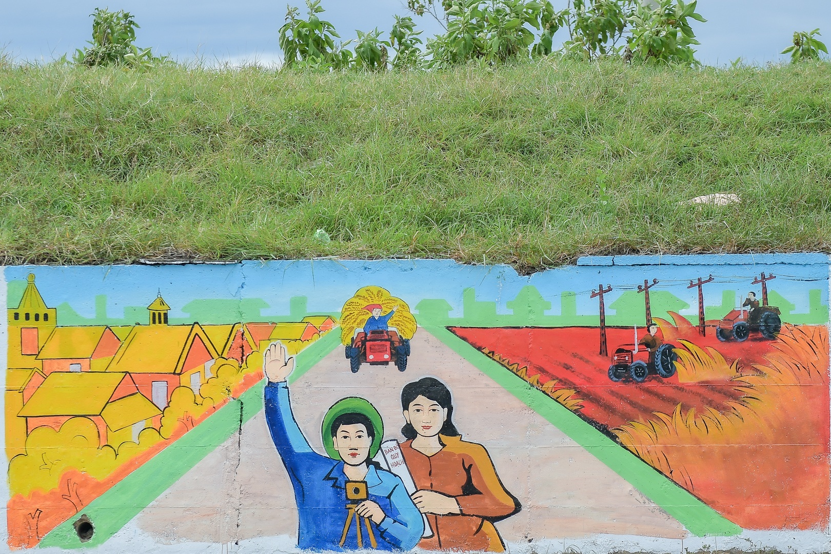 Con đường bích họa dài hơn 2 km ở ngoại thành Hà Nội - 1 Con đường bích họa dài hơn 2 km ở ngoại thành Hà Nội - 1