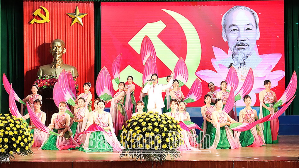 Ngành Tuyên giáo phát huy vai trò nòng cốt trong triển khai học tập, làm theo Bác - 1 Ngành Tuyên giáo phát huy vai trò nòng cốt trong triển khai học tập, làm theo Bác - 1
