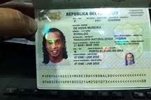 Ronaldinho đối mặt nguy cơ ngồi tù 6 tháng vì dùng hộ chiếu giả