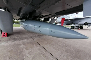 Không quân Nga tiếp nhận tên lửa siêu vượt âm mới