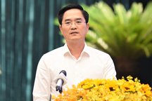 Hai giám đốc sở ngồi bàn chất vấn tại kỳ họp HĐND TPHCM