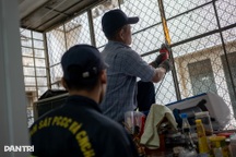 Lực lượng chức năng TPHCM vận động người dân phá "chuồng cọp", mở lối thoát