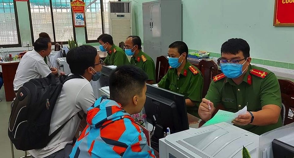 Từ ngày mai, TPHCM cấp thẻ Căn cước công dân gắn chip cho hơn 10 triệu dân - 3 Từ ngày mai, TPHCM cấp thẻ Căn cước công dân gắn chip cho hơn 10 triệu dân - 3