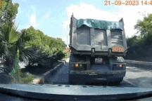 Tài xế bị phạt 7 triệu đồng vì không nhường đường cho xe ưu tiên