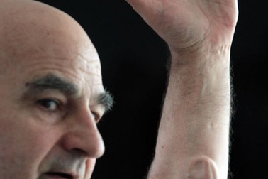 Tai “mọc” trên cánh tay có thể kết nối wifi