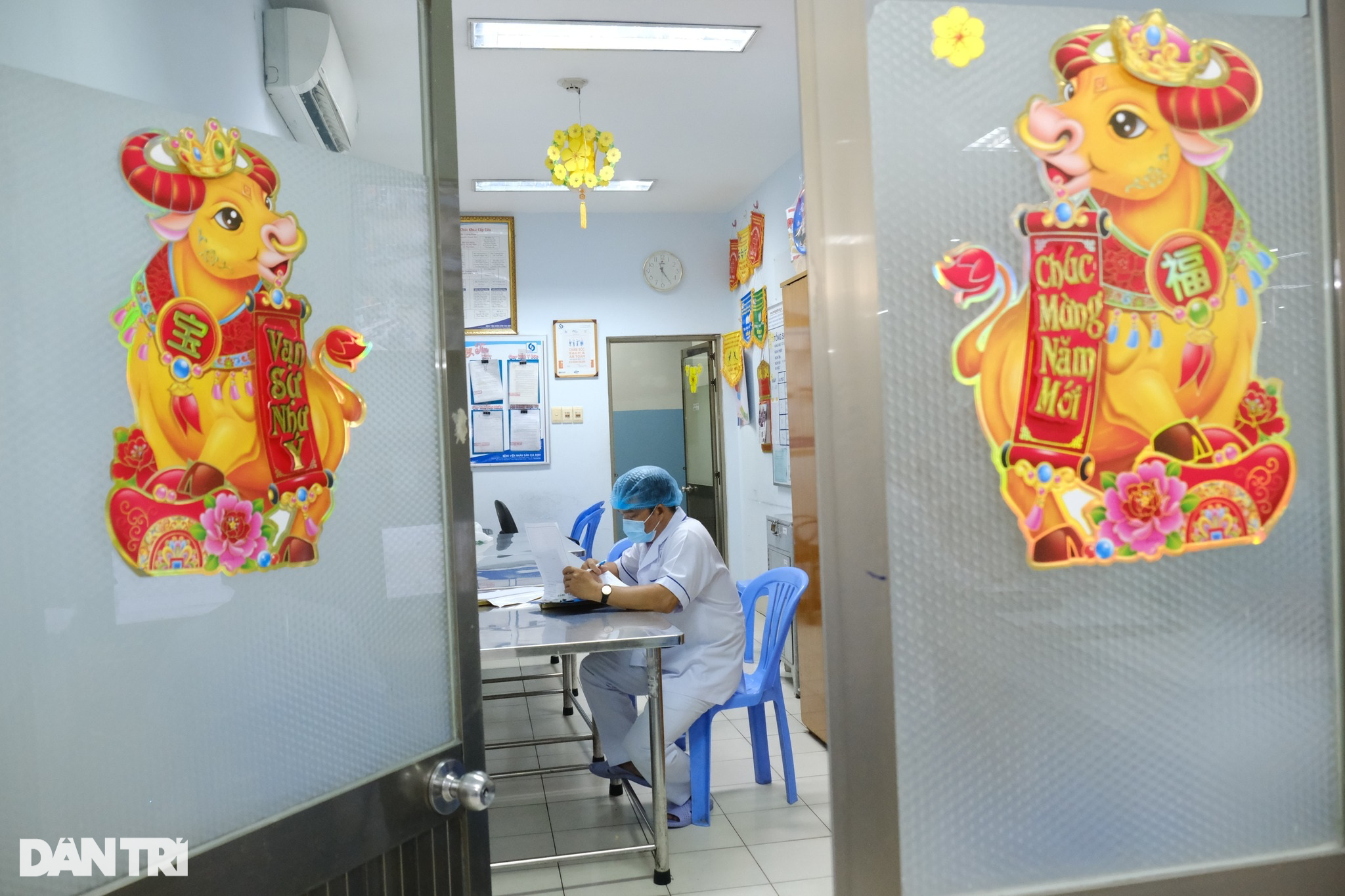 Bác sĩ bật mí thỏa thuận ngầm để kiếm thêm thu nhập - 4 Bác sĩ bật mí thỏa thuận ngầm để kiếm thêm thu nhập - 4