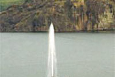 Hồ giết người ở Cameroon 