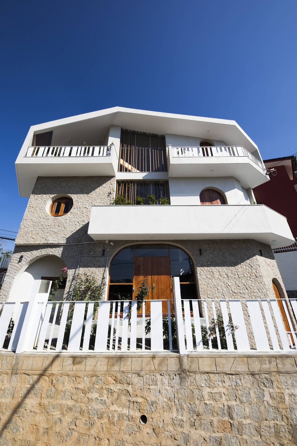 Biệt thự đẹp thơ mộng con trai xây tặng cha dưỡng già ở Đà Lạt - 3