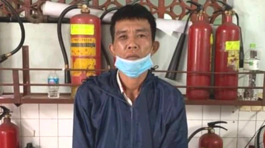 Bắt nóng người đàn ông giật iPhone của nữ du khách Pháp - 1