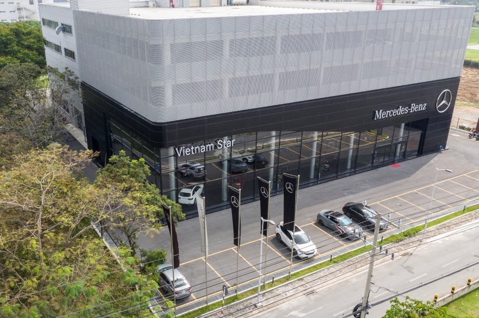 Mercedes-Benz Vietnam Star triển khai dịch vụ “Sơn nhanh trong ngày” dành cho xe sang - 2 Mercedes-Benz Vietnam Star triển khai dịch vụ “Sơn nhanh trong ngày” dành cho xe sang - 2