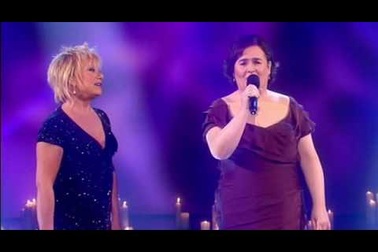Susan Boyle hát cùng Elaine Paige