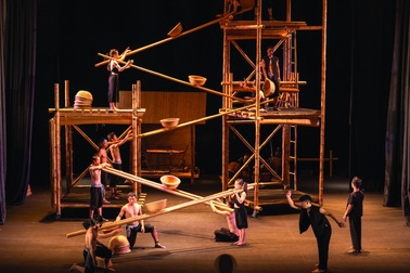 Xiếc “Làng tôi” gây Quỹ trò nghèo vùng cao