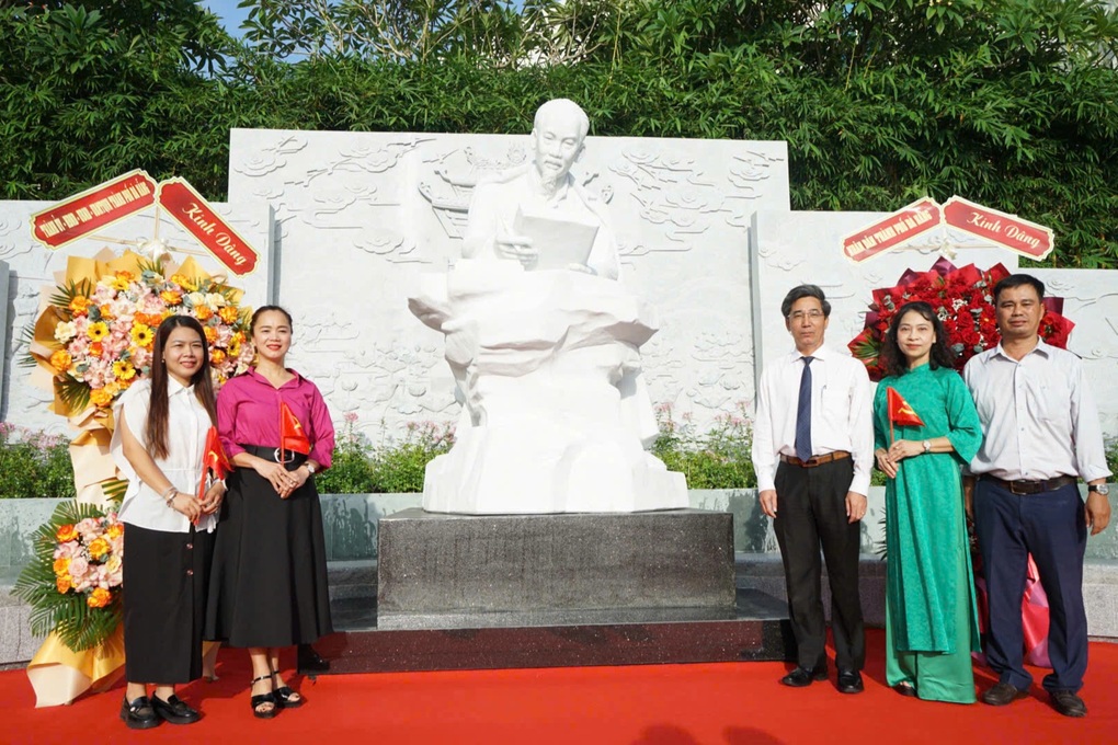 Đà Nẵng khánh thành tượng Bác Hồ - 2 Đà Nẵng khánh thành tượng Bác Hồ - 2