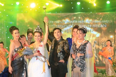 Cuộc thi chấp nhận thí sinh “dao kéo” đã tìm ra chủ nhân vương miện