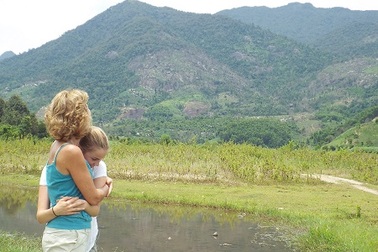 Người sống sót vụ máy bay rơi 22 năm trước: Trở lại chào đón sự sống!