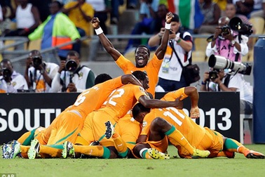 Bờ Biển Ngà nhấn chìm Tunisia, Togo đánh bại Algeria