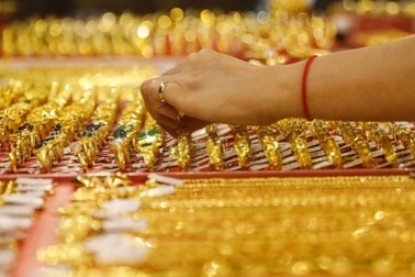 Giá vàng tăng, đắt hơn thế giới 12,5 triệu đồng