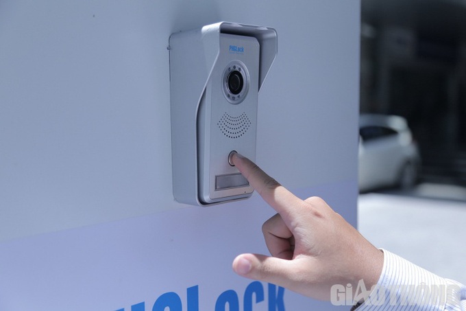 Ảnh: Cận cảnh "ATM khẩu trang" miễn phí tại Hà Nội - Ảnh 3.