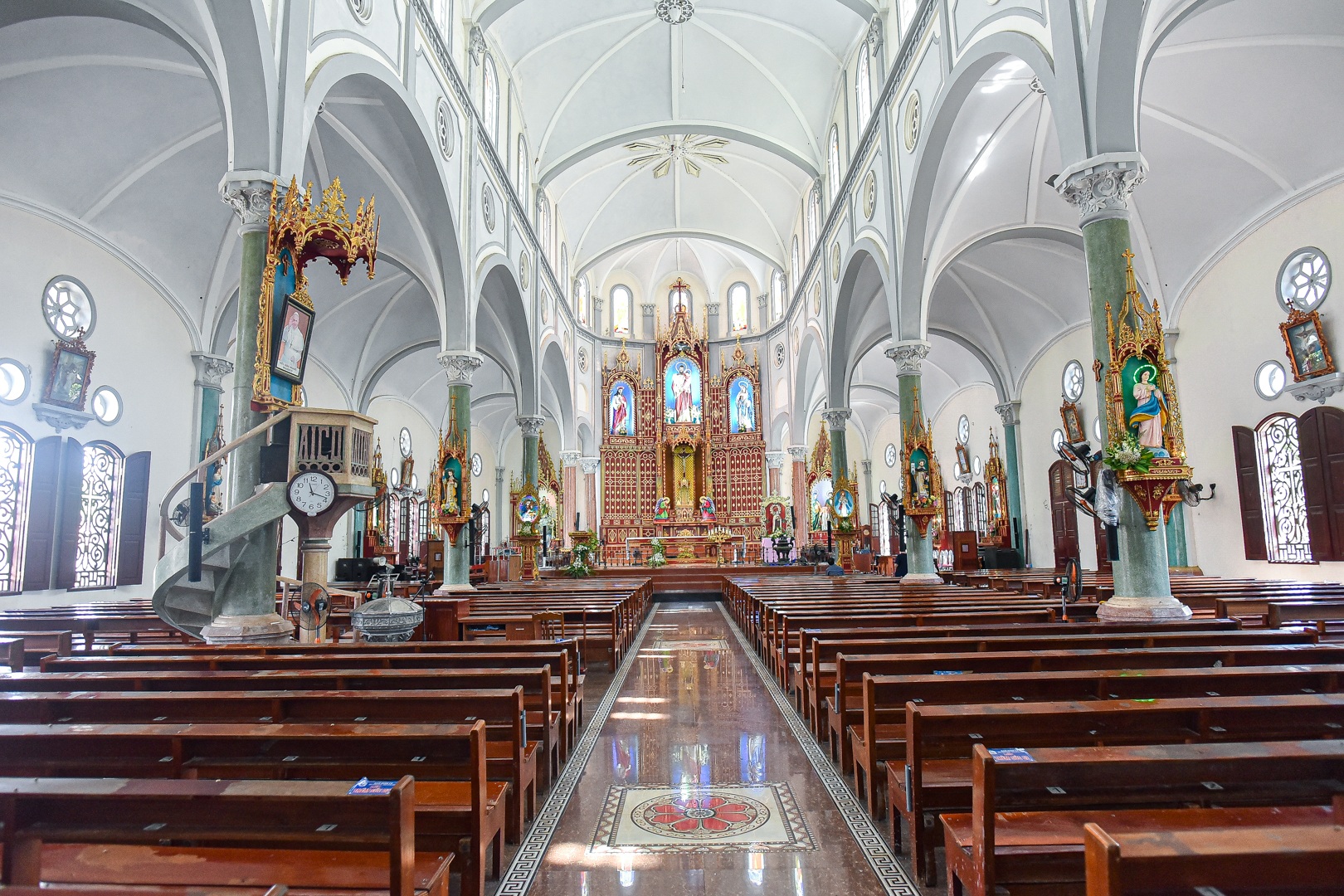 Đền Thánh Sa Châu - nhà thờ Nam Định đẹp uy nghi như ở trời Âu - 2 Đền Thánh Sa Châu - nhà thờ Nam Định đẹp uy nghi như ở trời Âu - 2
