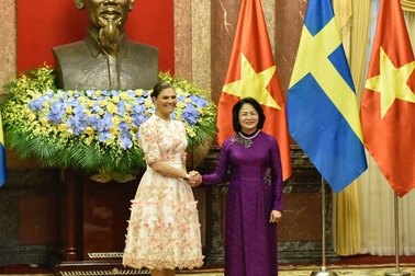 Phó Chủ tịch nước Đặng Thị Ngọc Thịnh chủ trì lễ đón Công chúa Thụy Điển