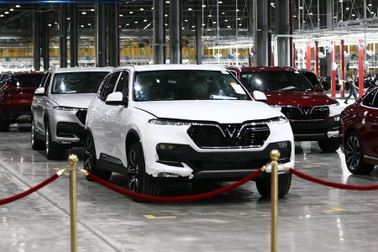 VinFast Lux tiếp tục tăng giá thêm 65 triệu đồng