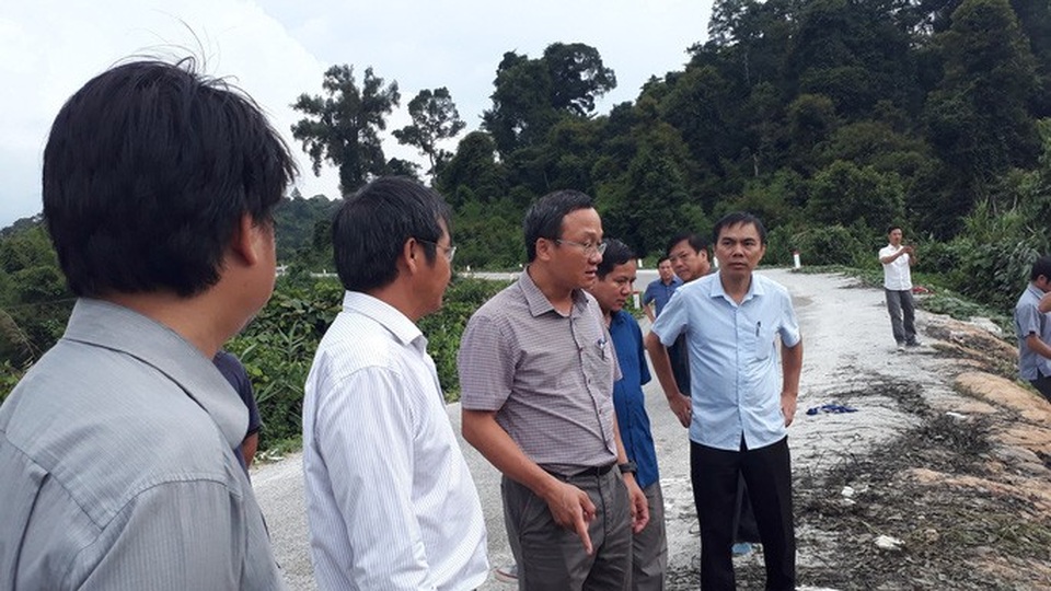 Vụ tai nạn 5 người tử vong: Chạy sai tuyến, phụ xe dương tính với ma túy - 1 Vụ tai nạn 5 người tử vong: Chạy sai tuyến, phụ xe dương tính với ma túy - 1