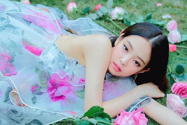 Jennie (BlackPink) sụp đổ hình tượng vì cảnh phim táo bạo, gợi dục