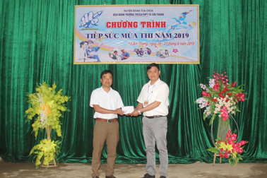 Cán bộ coi thi ĐH Thủy Lợi trích tiền công tác phí ủng hộ điểm thi