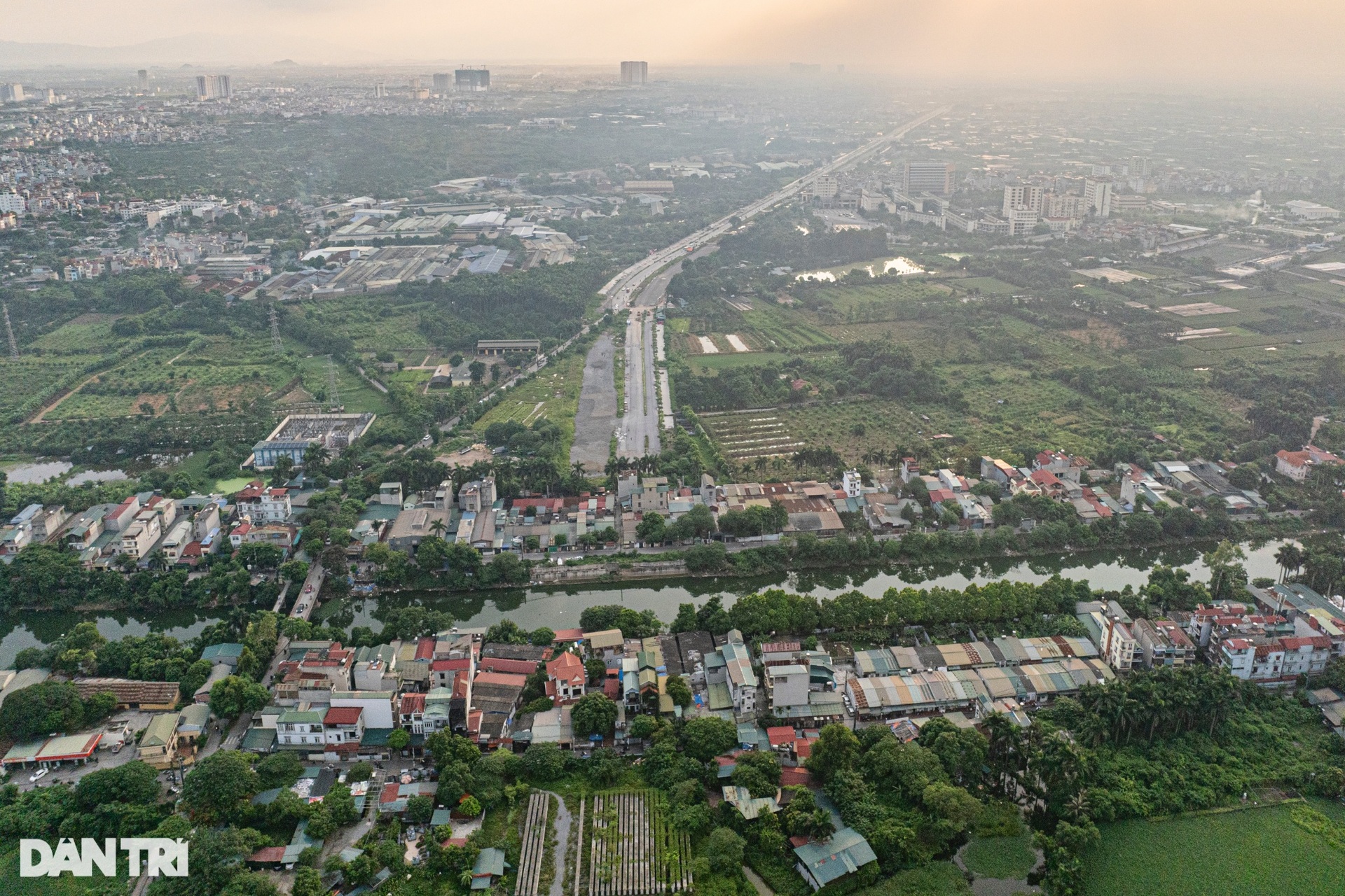 Đường 1.500 tỷ đồng ở Hà Nội thi công nhảy cóc, chậm tiến độ hơn 3 năm - 1 Đường 1.500 tỷ đồng ở Hà Nội thi công nhảy cóc, chậm tiến độ hơn 3 năm - 1
