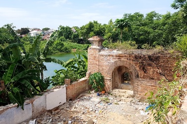 Trung tâm Bảo tồn Di tích Cố đô Huế lên tiếng về 2 cổng thành vừa phát lộ