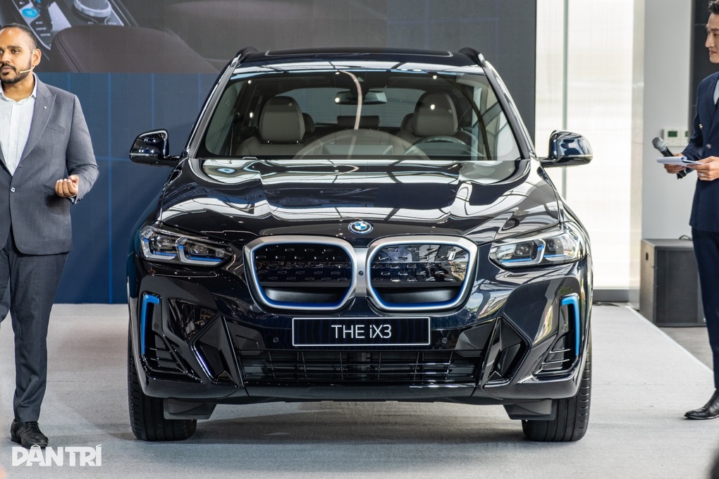 Đại lý đồng loạt xả kho BMW date cũ, giảm sâu nhất 1,1 tỷ đồng - 4 Đại lý đồng loạt xả kho BMW date cũ, giảm sâu nhất 1,1 tỷ đồng - 4
