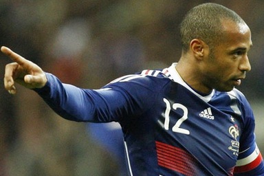 “Bàn tay Henry” bị tiền bối Arsenal đay nghiến