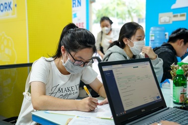 Lớp 12 học online dài, trường đại học có "chê" học bạ khi tuyển sinh?