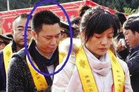 Triệu Vy và bạn trai lên chùa cầu tự từ hai năm trước