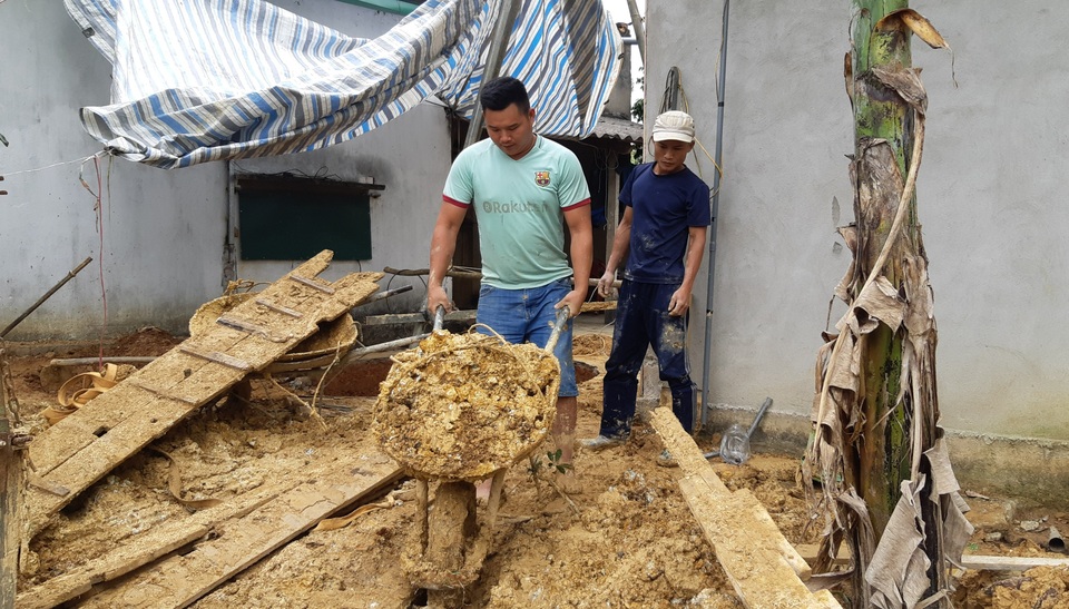 Nghề mưu sinh trong lòng đất kín lịch cả tháng trước mùa nắng hạn - 6 Nghề mưu sinh trong lòng đất kín lịch cả tháng trước mùa nắng hạn - 6