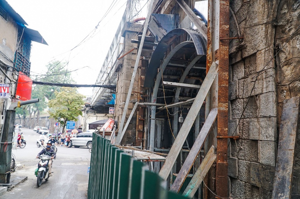 Thêm một vòm cầu trăm tuổi phố Phùng Hưng được đục thông - 6 Thêm một vòm cầu trăm tuổi phố Phùng Hưng được đục thông - 6