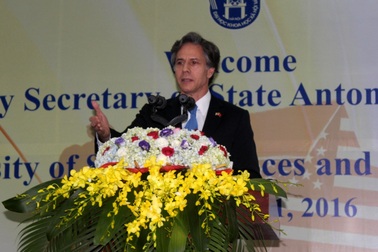 Thứ trưởng Ngoại giao Mỹ chỉ trích Trung Quốc bồi đắp đảo trái phép trên Biển Đông