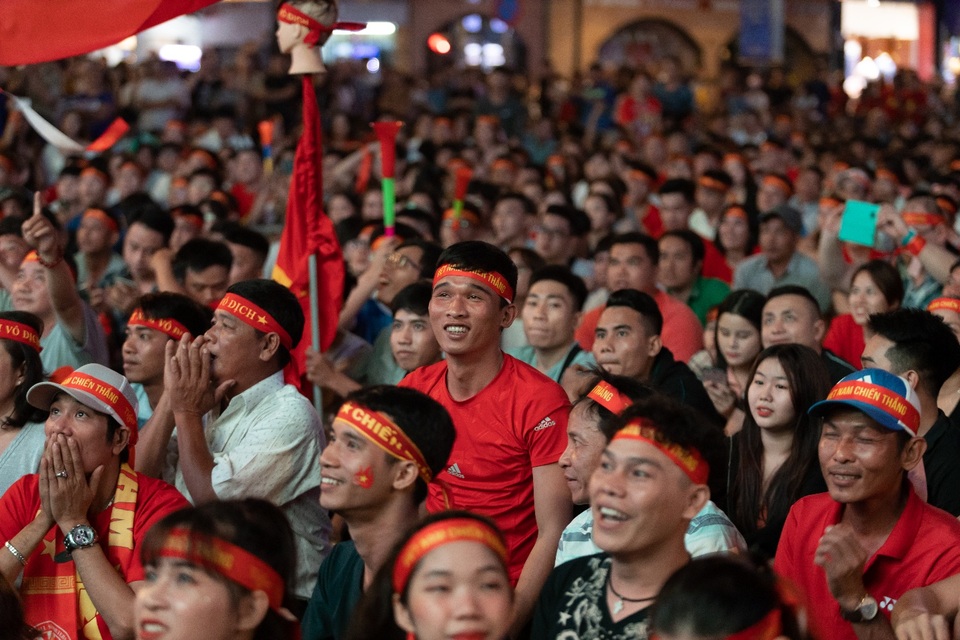 Tín đồ Túc cầu giáo Sài Thành đã tìm được “chảo lửa” cơ động của riêng mình - 1 Tín đồ Túc cầu giáo Sài Thành đã tìm được “chảo lửa” cơ động của riêng mình - 1