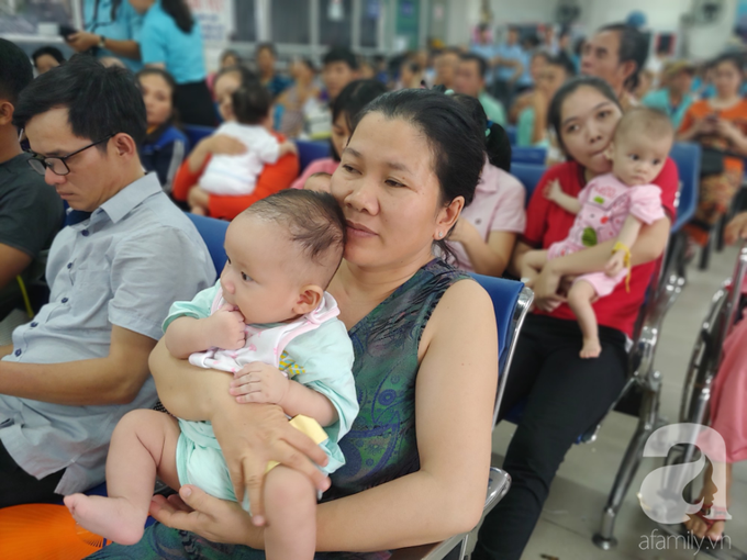 Buổi ca nhạc kỳ lạ ở Sài Gòn: Vừa hát vừa cắt tóc gội đầu, không bao giờ mong gặp lại khán giả - Ảnh 6. Buổi ca nhạc kỳ lạ ở Sài Gòn: Vừa hát vừa cắt tóc gội đầu, không bao giờ mong gặp lại khán giả - Ảnh 6.